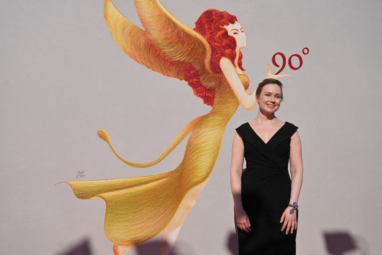 بالصور : إطلالات خطفت الأضواء في مهرجان البندقية السينمائي في فينسيا