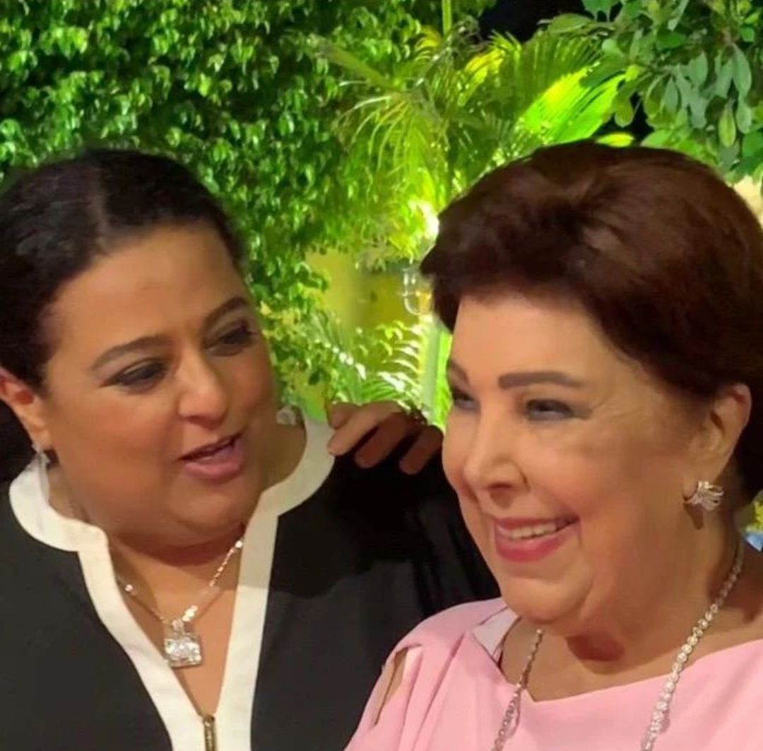 مش هتصدق الشبه – بالصور الظهور الأول لابنة الفنانة رجاء الجداوي