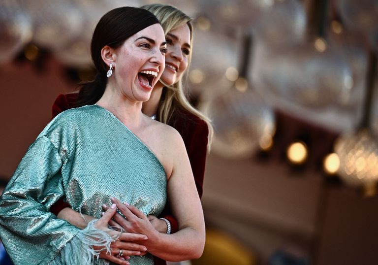 بالصور : إطلالات خطفت الأضواء في مهرجان البندقية السينمائي في فينسيا