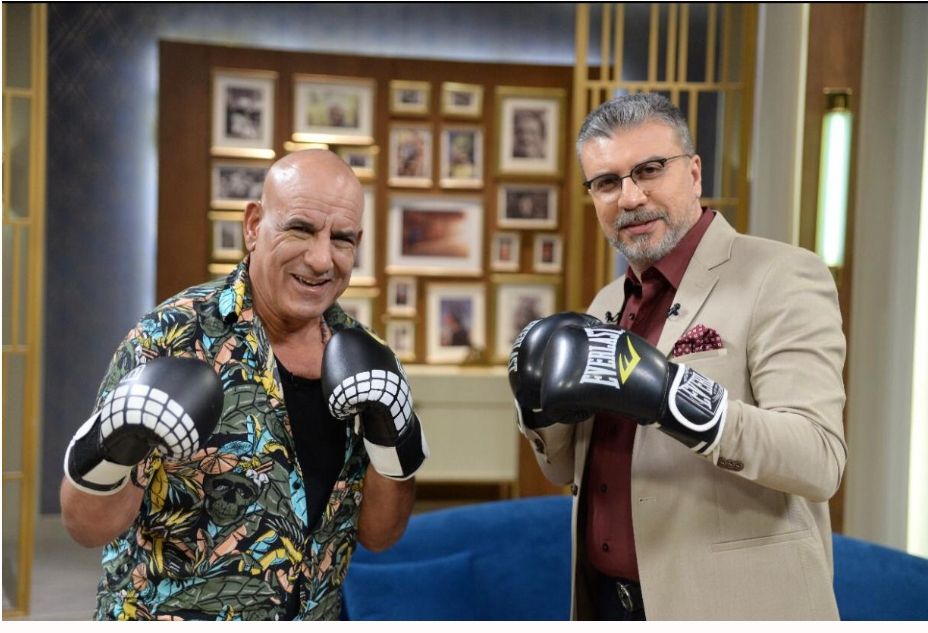 محمد لطفى يُعلم عمرو الليثى الملاكمة أثناء استضافته فى واحد من الناس