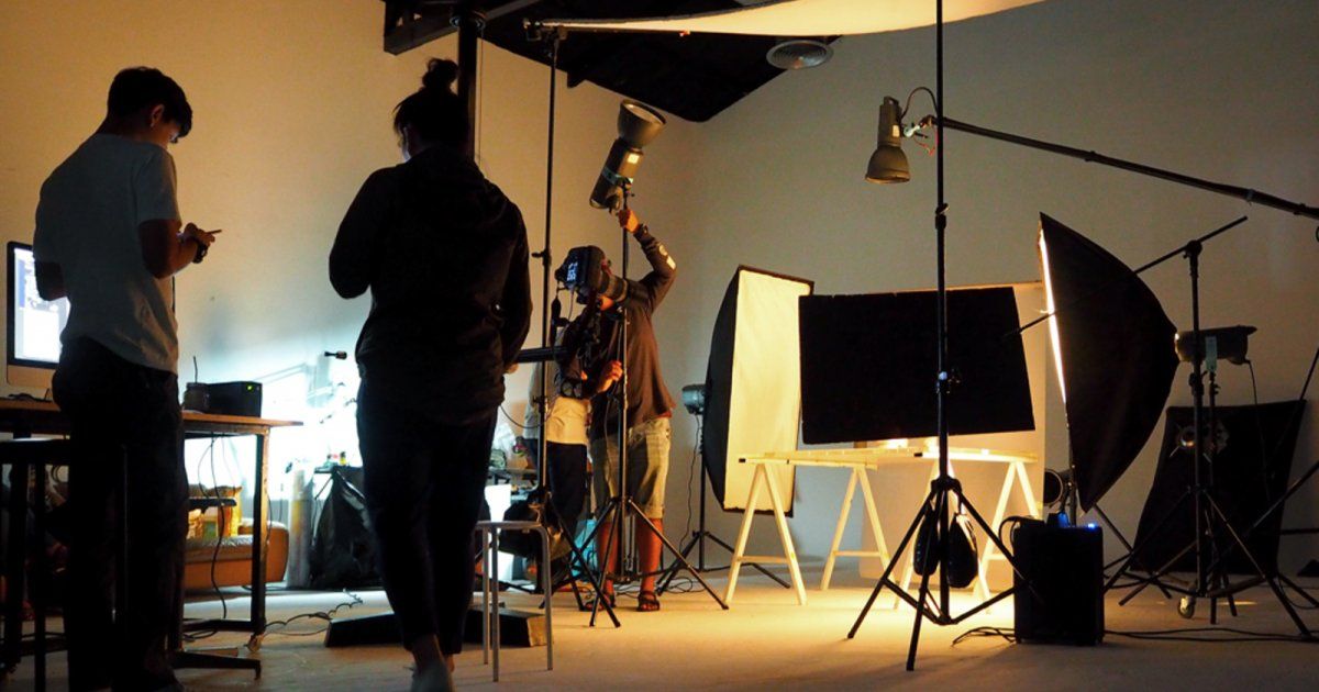 شاهد .. طاقم عمل مسلسل "نون النسوة" في الكواليس