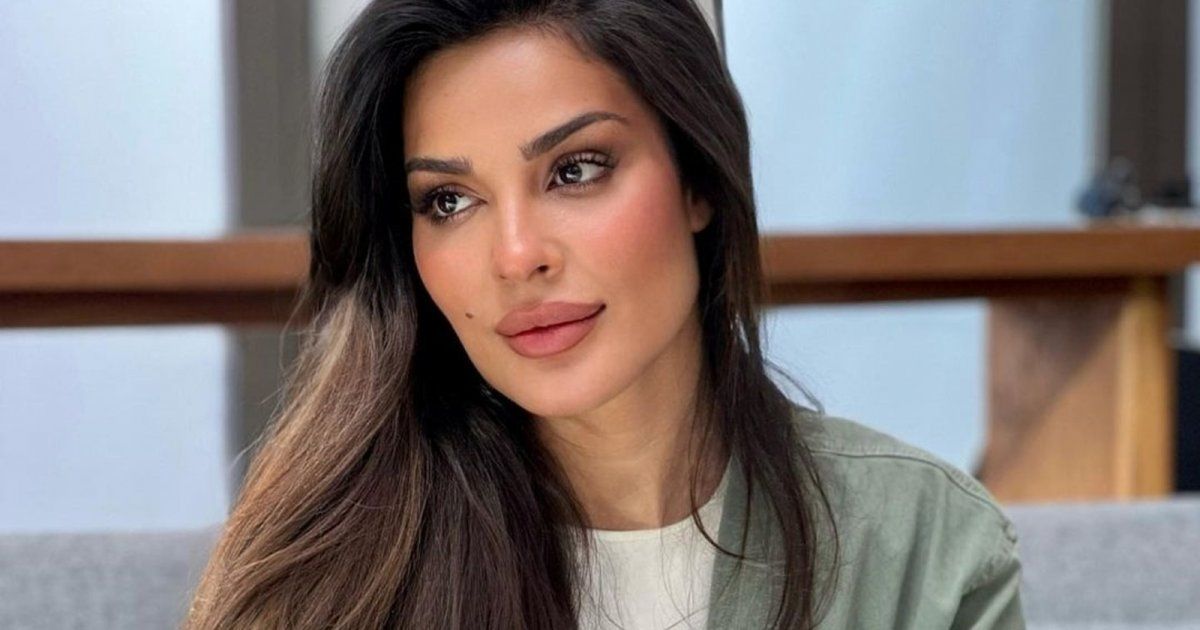 شاهد .. نادين نسيب نجيم تحدث ضجة واسعة بصورة مع رجل غامض.. فهل كشفت عن قصة حب جديدة؟