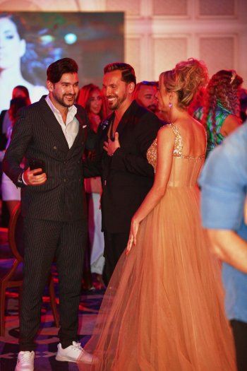 شاهد .. بالصور - عزيز عبدو يطرح أحدث أعماله "هواي هواي"...والجمهور يتفاعل