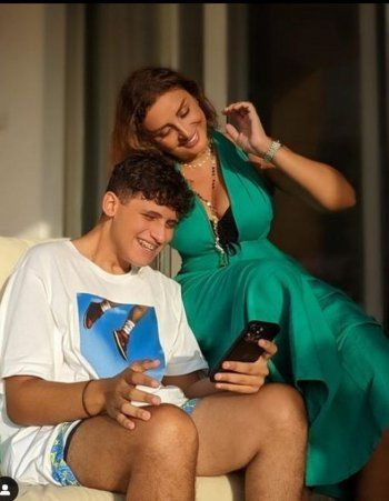 شاهد .. صورة أنغام برفقة إبنها تجتاح السوشيل ميديا:"ضحكتك فرحة عيوني صاحبي وحبيبي"