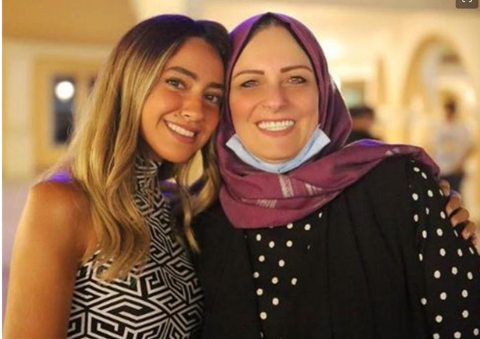 هند عبد الحليم تدعوا لوالدتها بالشفاء : ماليش غيرك