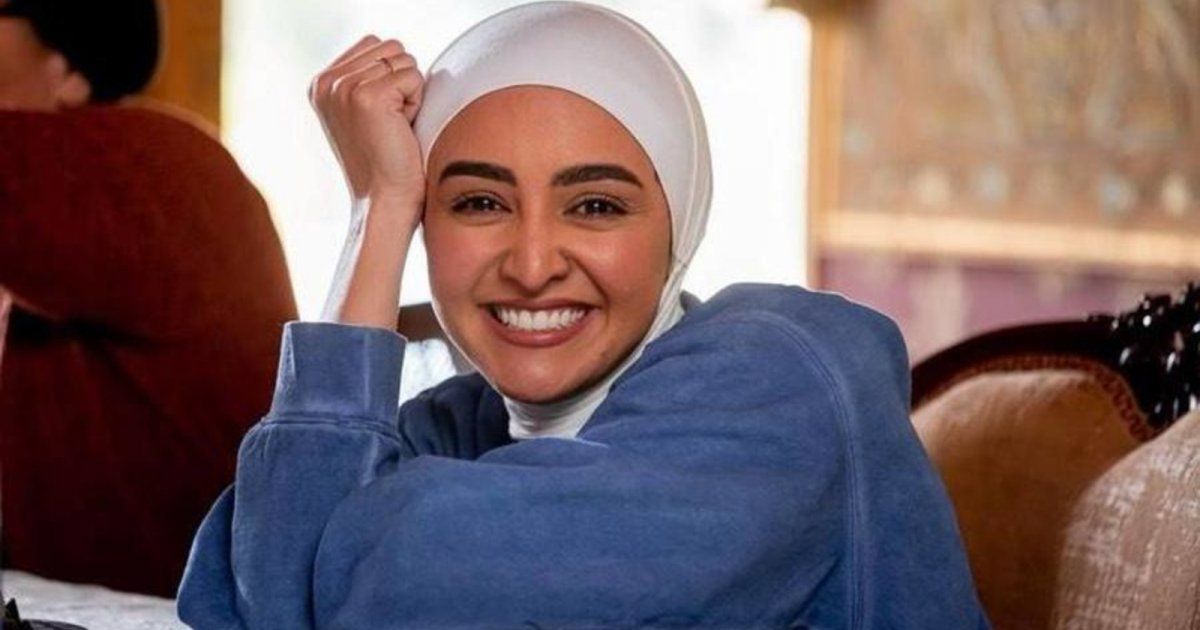 شاهد .. هلا رشدي تطرح أحدث أغانيها "شايلة اسمه"