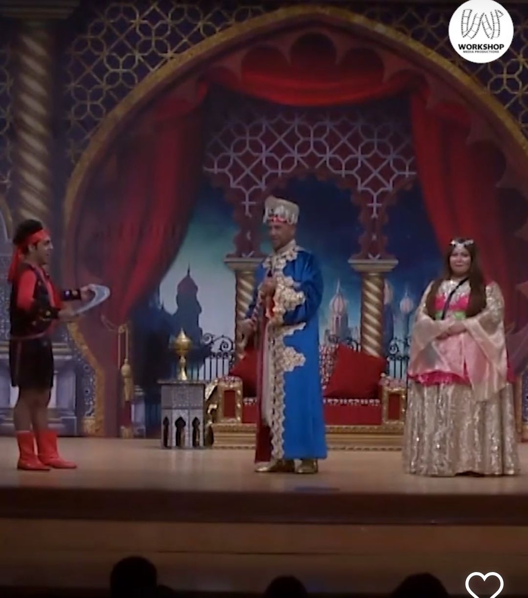 بسبب بكاء طفل – اشرف عبدالباقي يطرد ام من المسرح .. فيديو