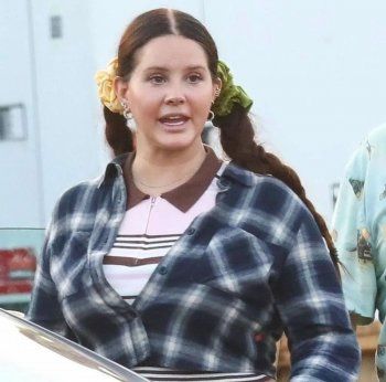 شاهد .. لانا ديل راي تصدم المتابعين بإطلالتها.. كسبت الكثير من الوزن الزائد