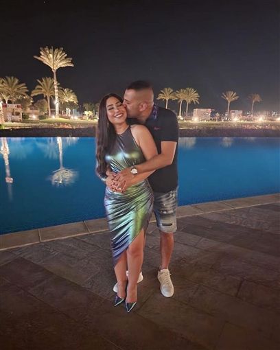 بوسي تحسم جدل انفصالها عن زوجها ببوسة – شاهد