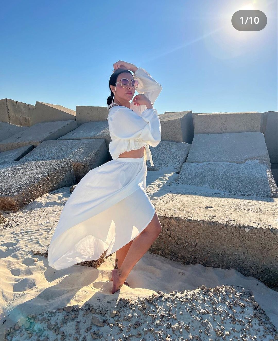 بفستان ابيض شفاف ” ميرهان حسين ” جننت الشباب – شاهد