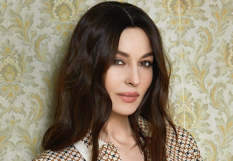 شاهد .. بالصورة - مونيكا بيلوتشي كثير من الجمال والجاذبية في مهرجان البندقية السينمائي