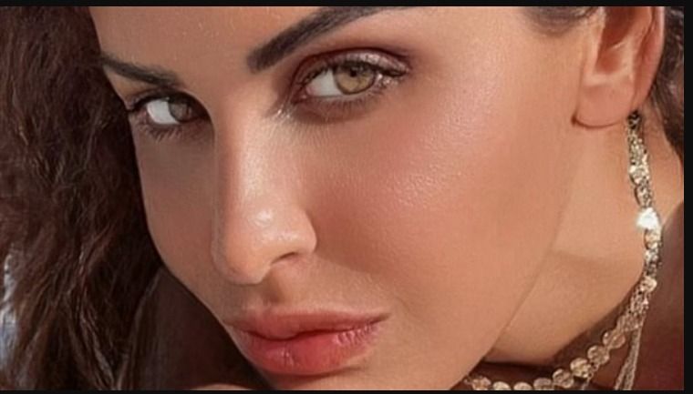 عين مي سليم إتحولت في الشمس – شاهد