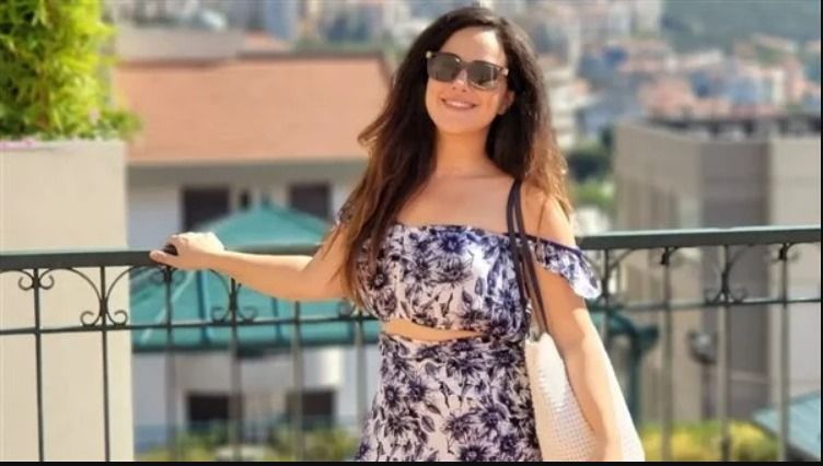 شيري عادل بتعبر عن حريتها بالفستان ده !!