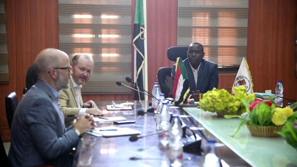 نمر يبحث مع السفير الامريكي مشاريع الوكالة الامريكية للتنمية