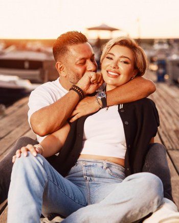 شاهد .. جلسة تصوير مميزة تجمع زياد برجي بزوجته الفاتنة احتفالا بمرور 10 سنوات على زواجهما