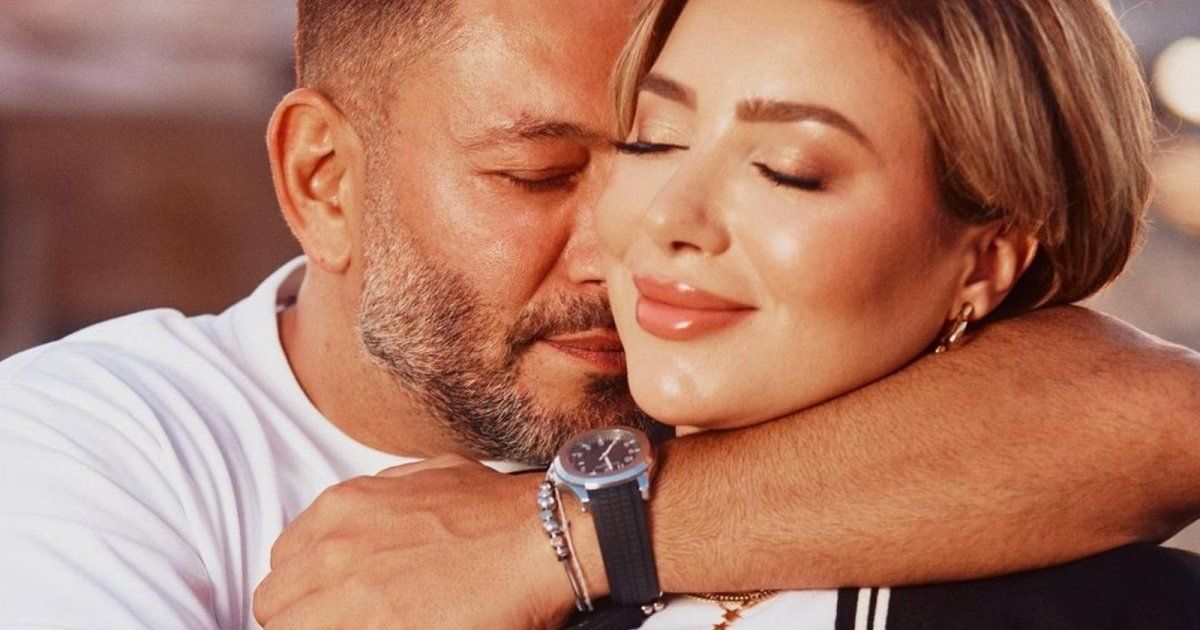 شاهد .. جلسة تصوير مميزة تجمع زياد برجي بزوجته الفاتنة احتفالا بمرور 10 سنوات على زواجهما