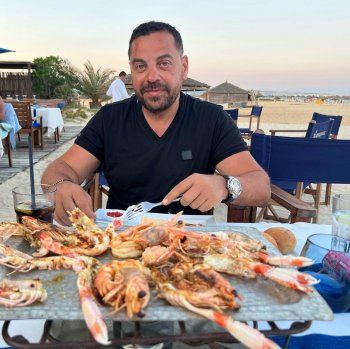 شاهد .. نيكول سعفان تحتفل بعيد ميلاد طارق العريان.. وتنشر هذه الصور