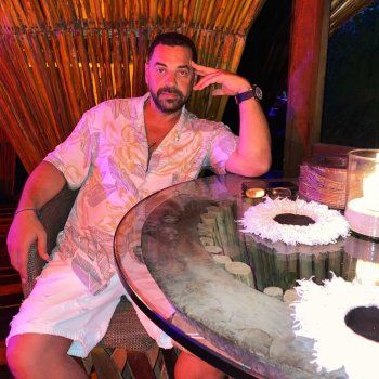 شاهد .. نيكول سعفان تحتفل بعيد ميلاد طارق العريان.. وتنشر هذه الصور