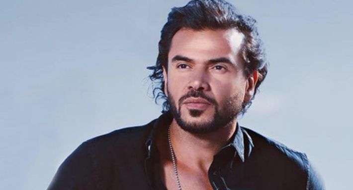 سامو زين هيلبس البدلة الزرقا و هيدفع مليون جنيه