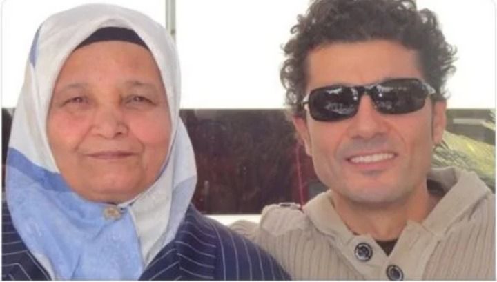 خالد النبوي يفتح صندوق ذكرياته مع والدته