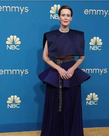 شاهد .. بالصور - أجمل الإطلالات من حفل جوائز الإيمي 2022