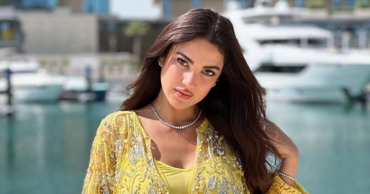 شاهد .. درة تدهش الجمهور بإطلالة بالغة الأناقة