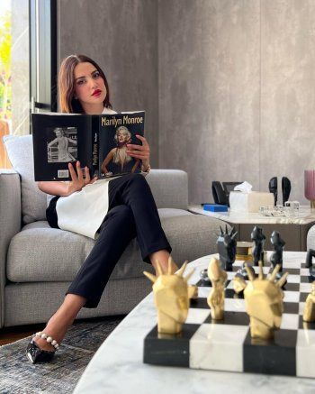 شاهد .. درة تدهش الجمهور بإطلالة بالغة الأناقة