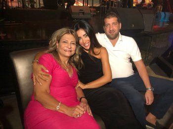 شاهد .. خاص الفن- جيسيكا عازار حامل بطفلها الأول من زوجها محمد صوفان وهذه التفاصيل