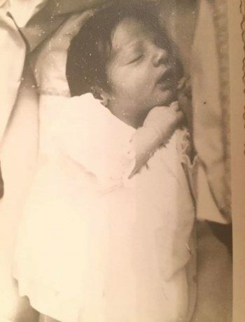 شاهد .. شريف مدكور يحتفل بعيد ميلاده بصورة من الطفولة