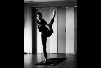 شاهد .. من جديد..ياسمين صبري تمارس تمارين رياصية قاسية