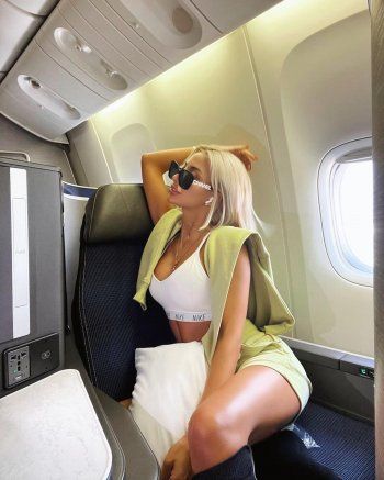 شاهد .. مودل روز تخطف الأنظار بتسريحة شعر جديدة.. والجمهور يتفاعل