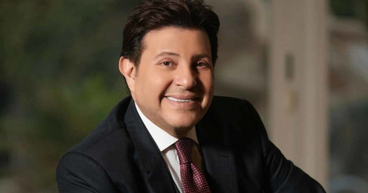 شاهد .. رئيسة فرع دمشق لنقابة الفنانين لـ هاني شاكر: "أعتذر منك نيابة عن الجهلة والجبناء"