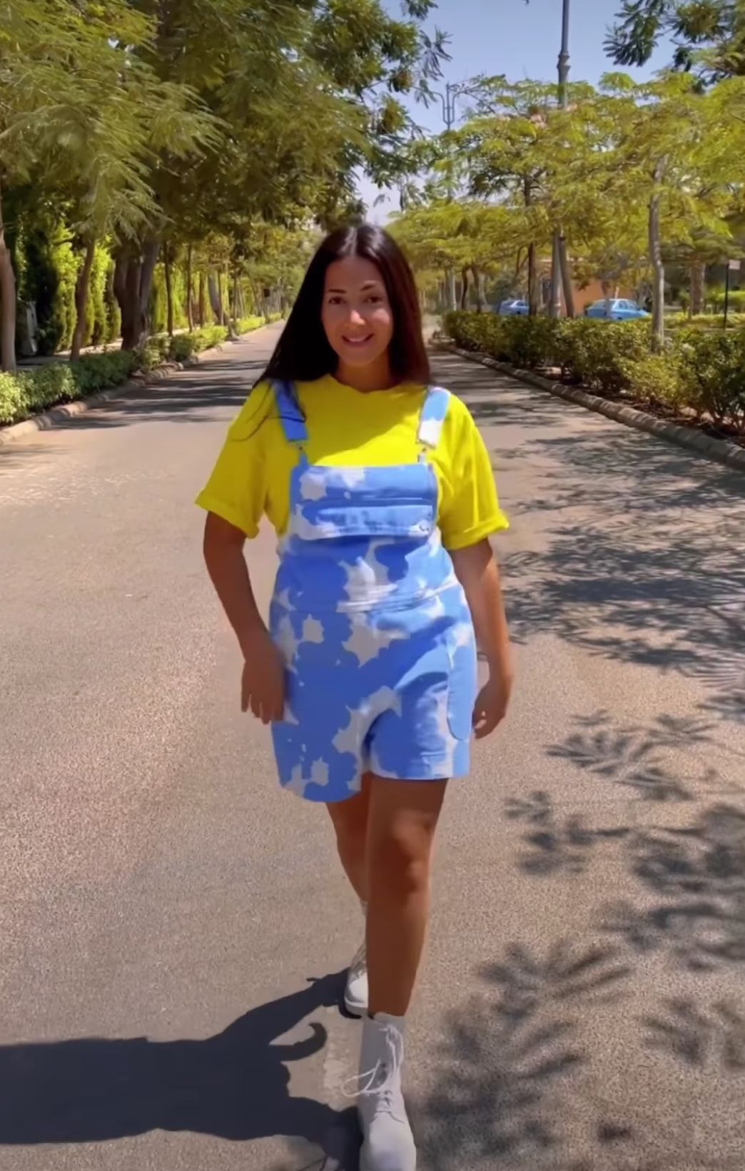 نادين نجم و دنيا سمير غانم في منافسة علي اجمل ساق – شاهد