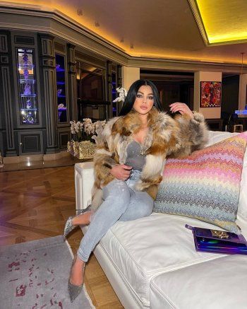 شاهد .. بالصور والفيديو- أدخلوا معنا الى منزل هيفا وهبي الفخم والعصري .. تمتلك غرفة للأحذية والحقائق!