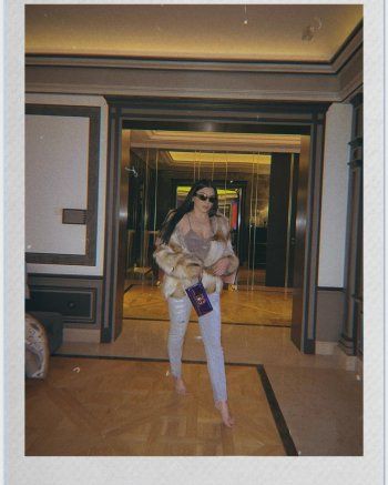 شاهد .. بالصور والفيديو- أدخلوا معنا الى منزل هيفا وهبي الفخم والعصري .. تمتلك غرفة للأحذية والحقائق!