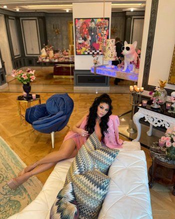 شاهد .. بالصور والفيديو- أدخلوا معنا الى منزل هيفا وهبي الفخم والعصري .. تمتلك غرفة للأحذية والحقائق!