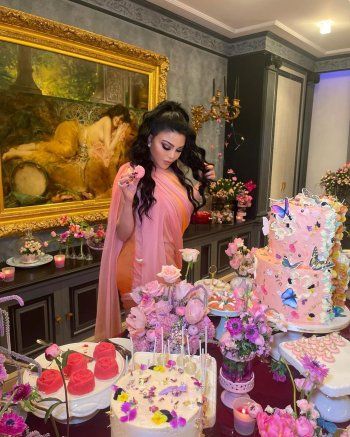 شاهد .. بالصور والفيديو- أدخلوا معنا الى منزل هيفا وهبي الفخم والعصري .. تمتلك غرفة للأحذية والحقائق!