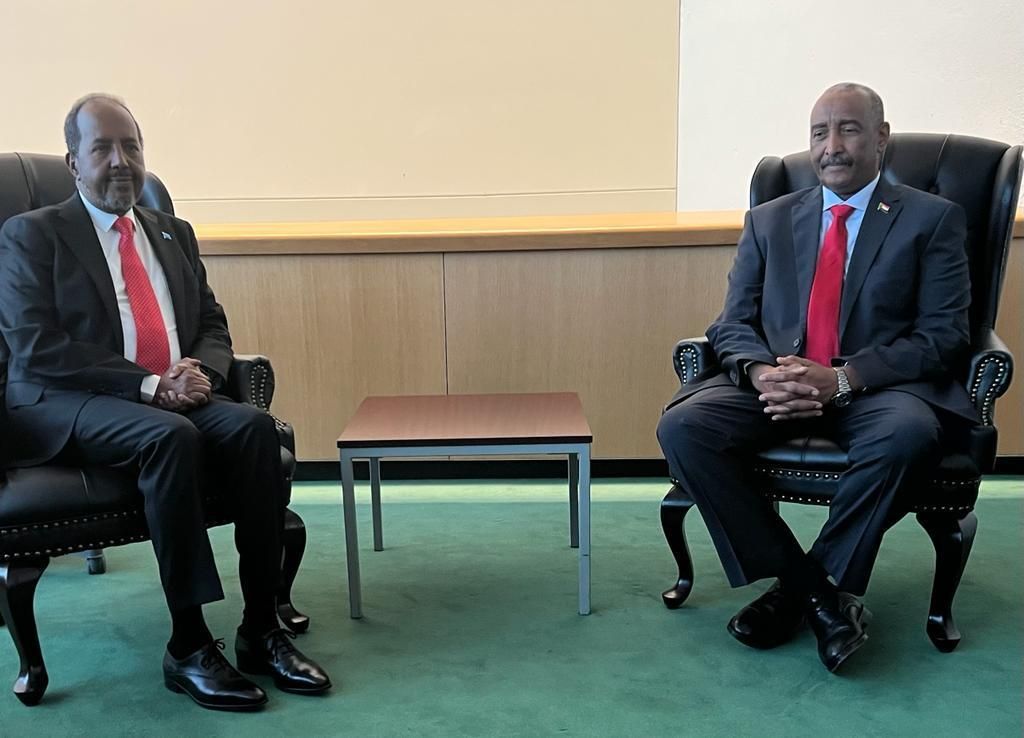 رئيس مجلس السيادة،يؤكد حرص السودان على أمن واستقرار جمهورية الصومال
