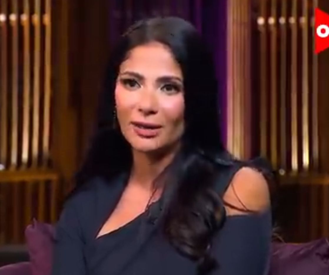 منى زكي :” أحمد السقا بيحب العنف جدًا “