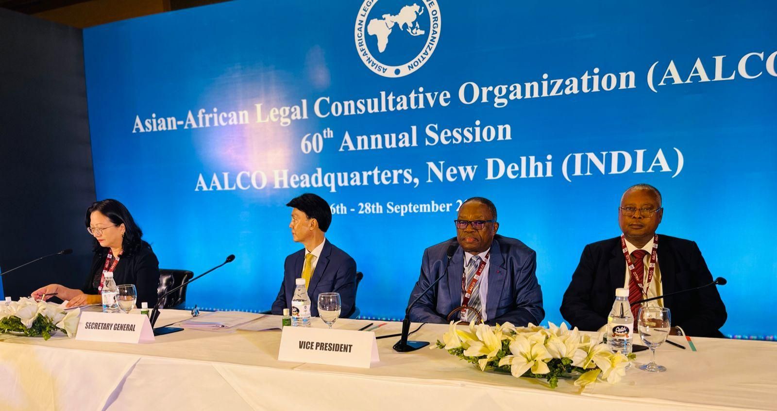 وزير العدل يؤكد سعي السودان لإقامة مجتمع القانون والعدالة