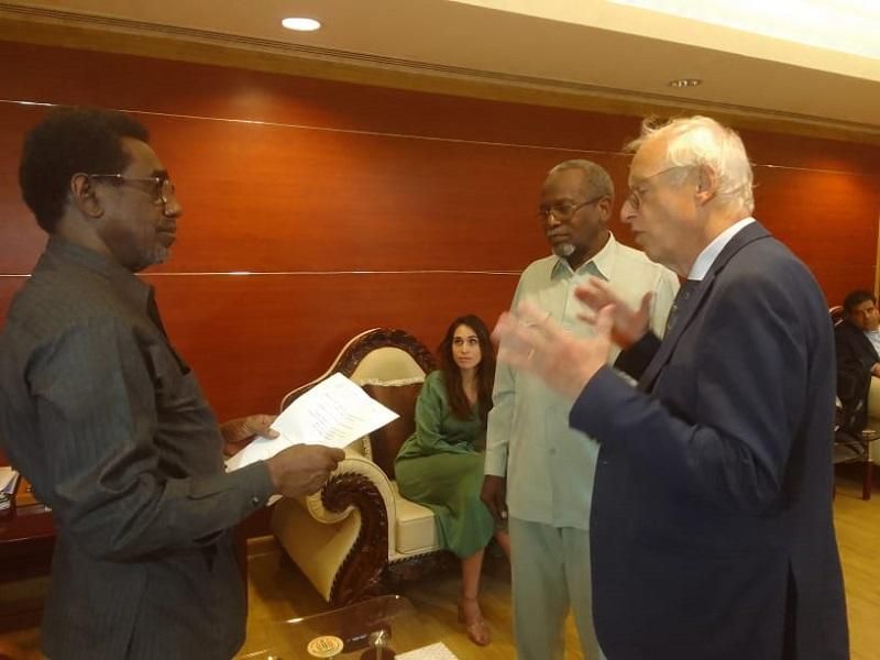 والي شمال كردفان يتسلم توصيات ورشةدعم العملية الدستوريةلاستخدامات الأراضي والمعادن