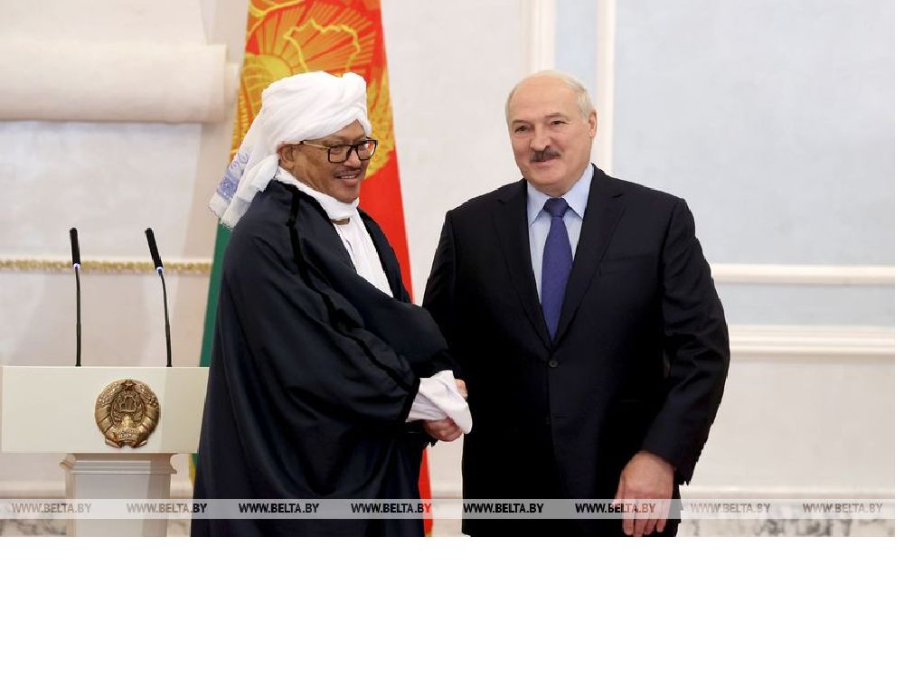 السفير محمد موسي يقدم اوراق اعتمادة للرئيس البيلاروسي