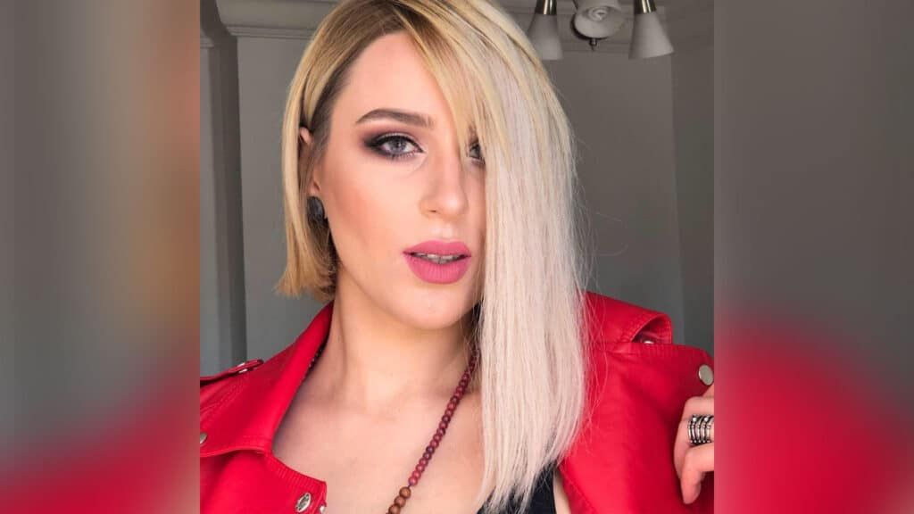 من كثرة التحرش بها .. الراقصة الشهيرة نرمين تقرر الاعتزال !!