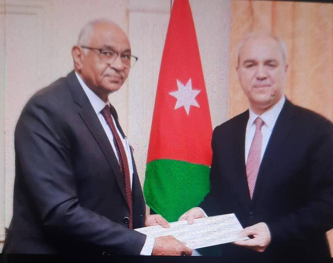 سوار الذهب يقدم أوراق اعتماده سفيرا للسودان لدى الأردن