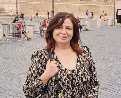 إلهام شاهين مهنئة محمود حميدة : ” رحلة عمر وصداقة طويلة”