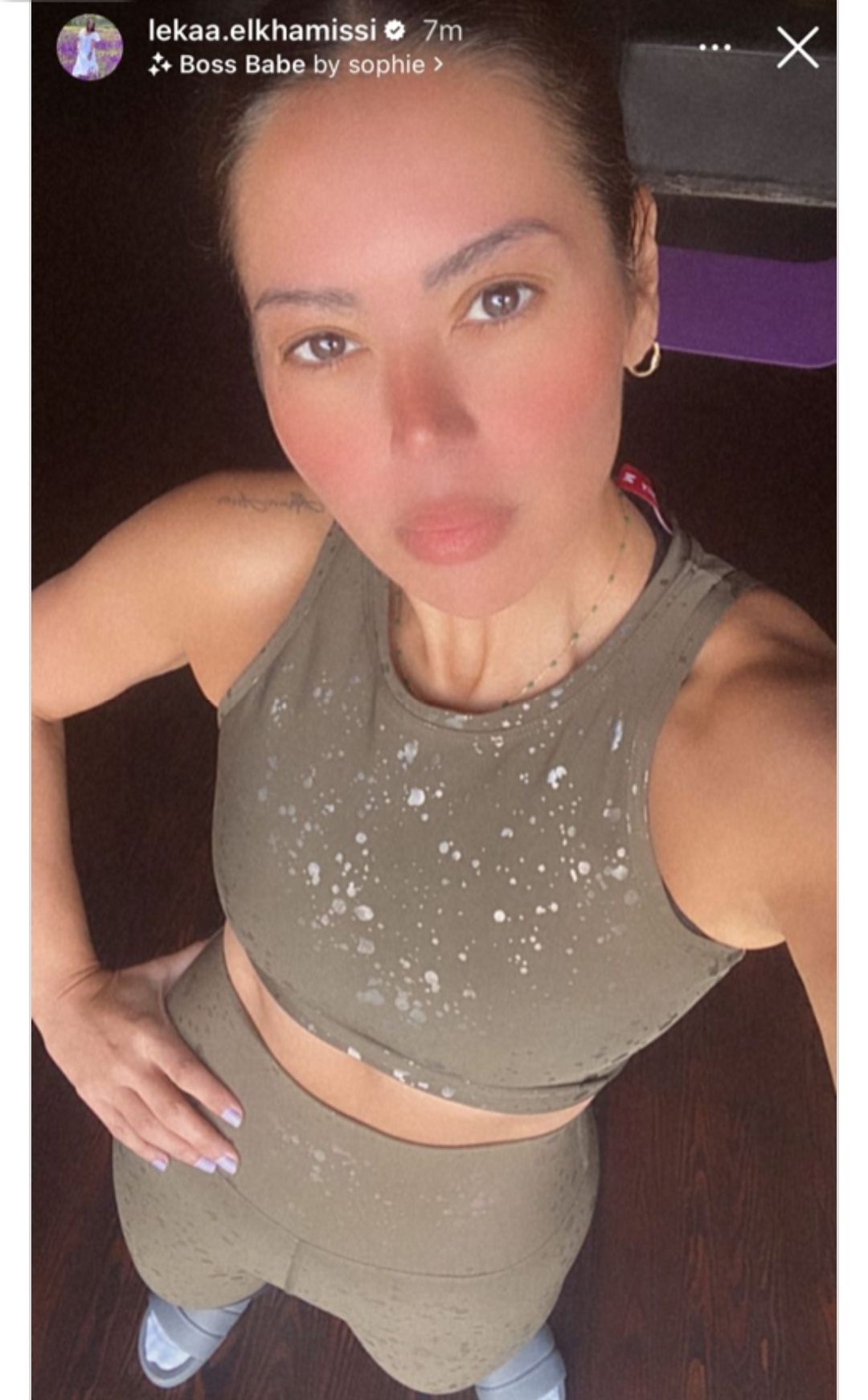 تمارين شاقة للقاء الخميسي ببطن مكشوفة – شاهد