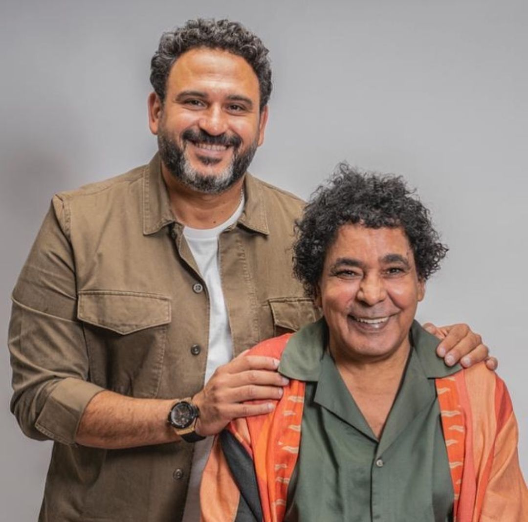 أكرم حسني يحتفل بعيد ميلاد الكينج .. ” الكبير كبير”