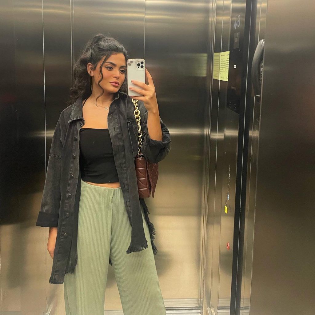 اتفرج – أسماء جلال دوبت الرجالة بهذا الأمر من داخل الأسانسير