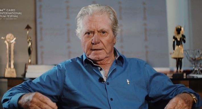 حسين فهمي يكشف تفاصيل عرض ملابس عمر الشريف