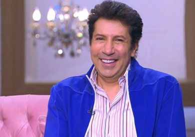 الصورة الاولي لهاني رمزي وعائلته اثناء الطفولة – شاهد